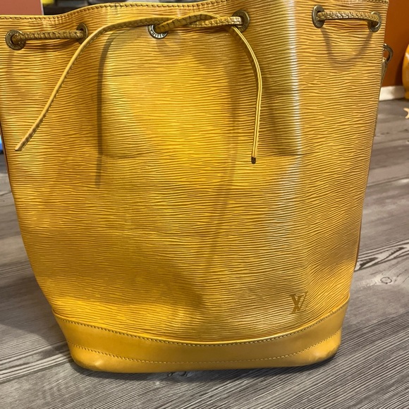 Louis Vuitton Handbags - Vintage Louis Vuitton Noé Bucket Bag
